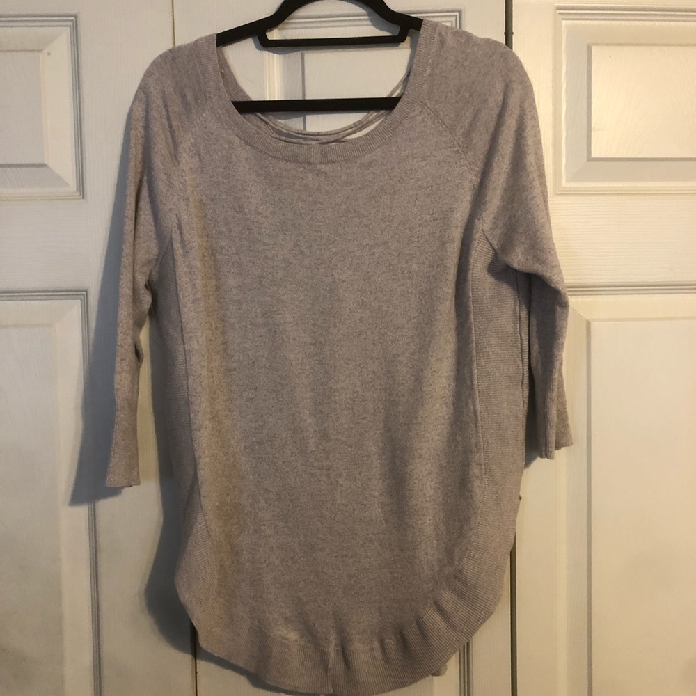 EXPRESS Size Small Cream Tan Heather Lace Up Back Curved Hem Sweater 3/4 Sleeve